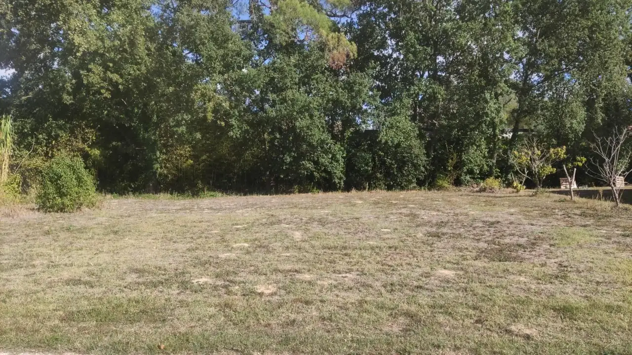 Terrain constructible à Castelnau-d'Estrétefonds (31620) : parcelle d'environ 600 m² pour une maison neuve